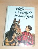 Steffi ist verliebt in ein Pferd.